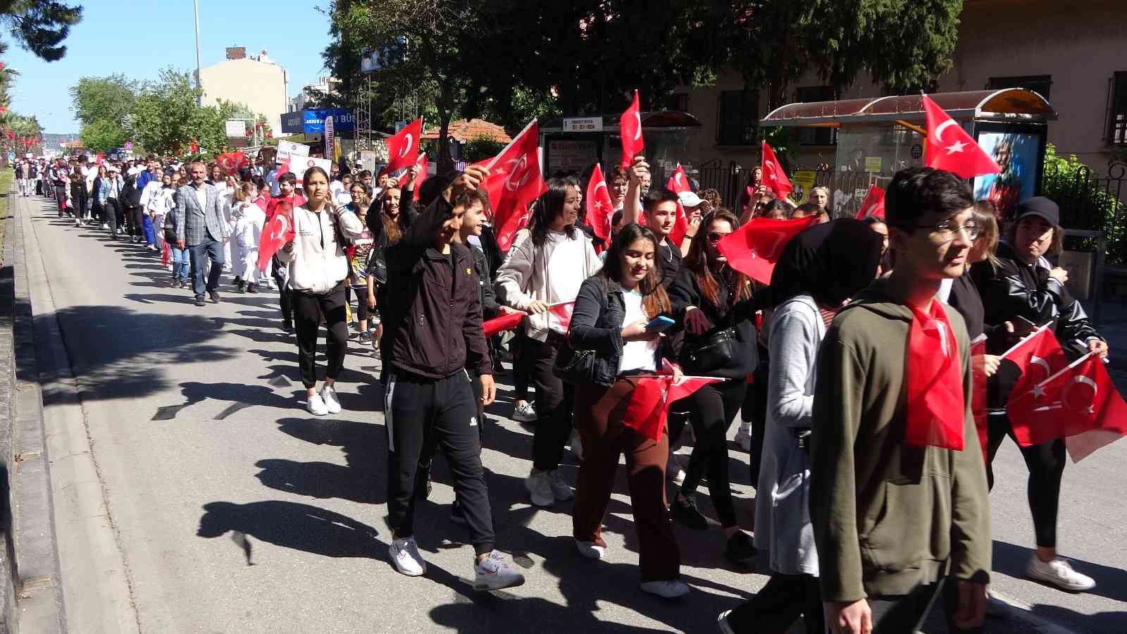 19 Mayıs Atatürk’ü Anma, Gençlik ve Spor Bayramı Çanakkale’de törenle kutlandı. 19 Mayıs Atatürk’ü Anma, Gençlik ve Spor Bayramı töreni ...