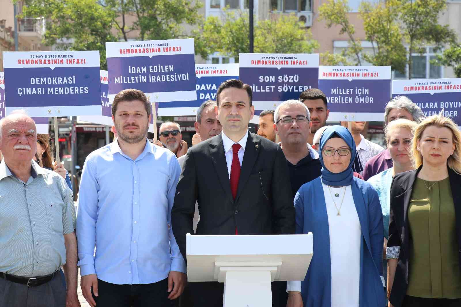 AK Parti Çanakkale İl Başkanlığı 27 Mayıs 1960 askeri darbesinin yıl dönümü nedeniyle basın açıklaması yaptı. Açıklamada, "27 Mayıs Darbesi ...