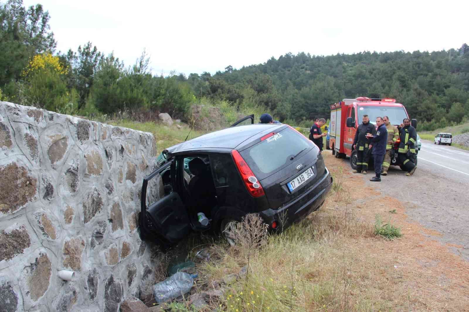 Çanakkale’de meydana gelen trafik kazasında aynı aileden 3 kişi yaralandı. Çanakkale-Çan karayolu Sarıbeyli köyü yakınlarında meydana gelen ...