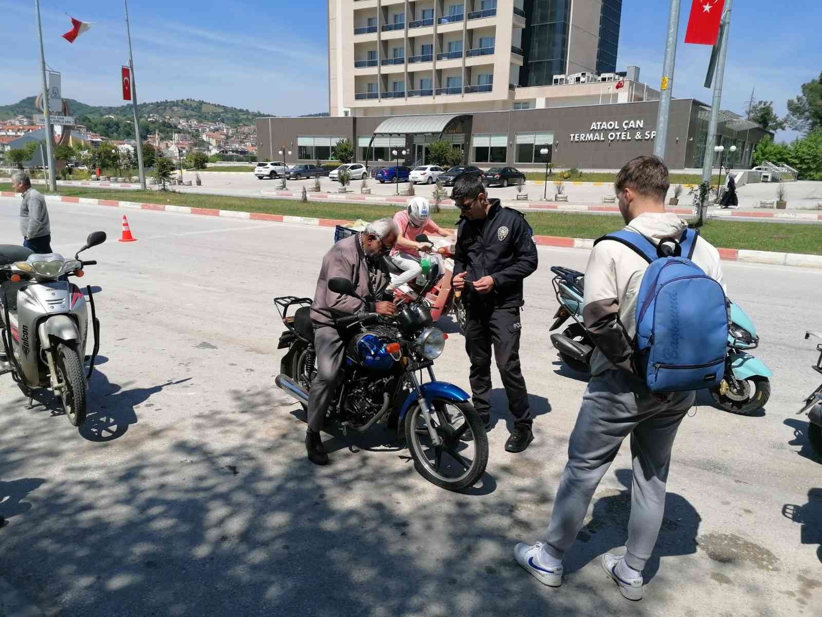 Çanakkale’nin Çan ilçesinde motosiklet uygulaması gerçekleştirildi. Çan İlçe Emniyet Müdürlüğüne bağlı asayiş ve trafik ekiplerinin Avcılar ...