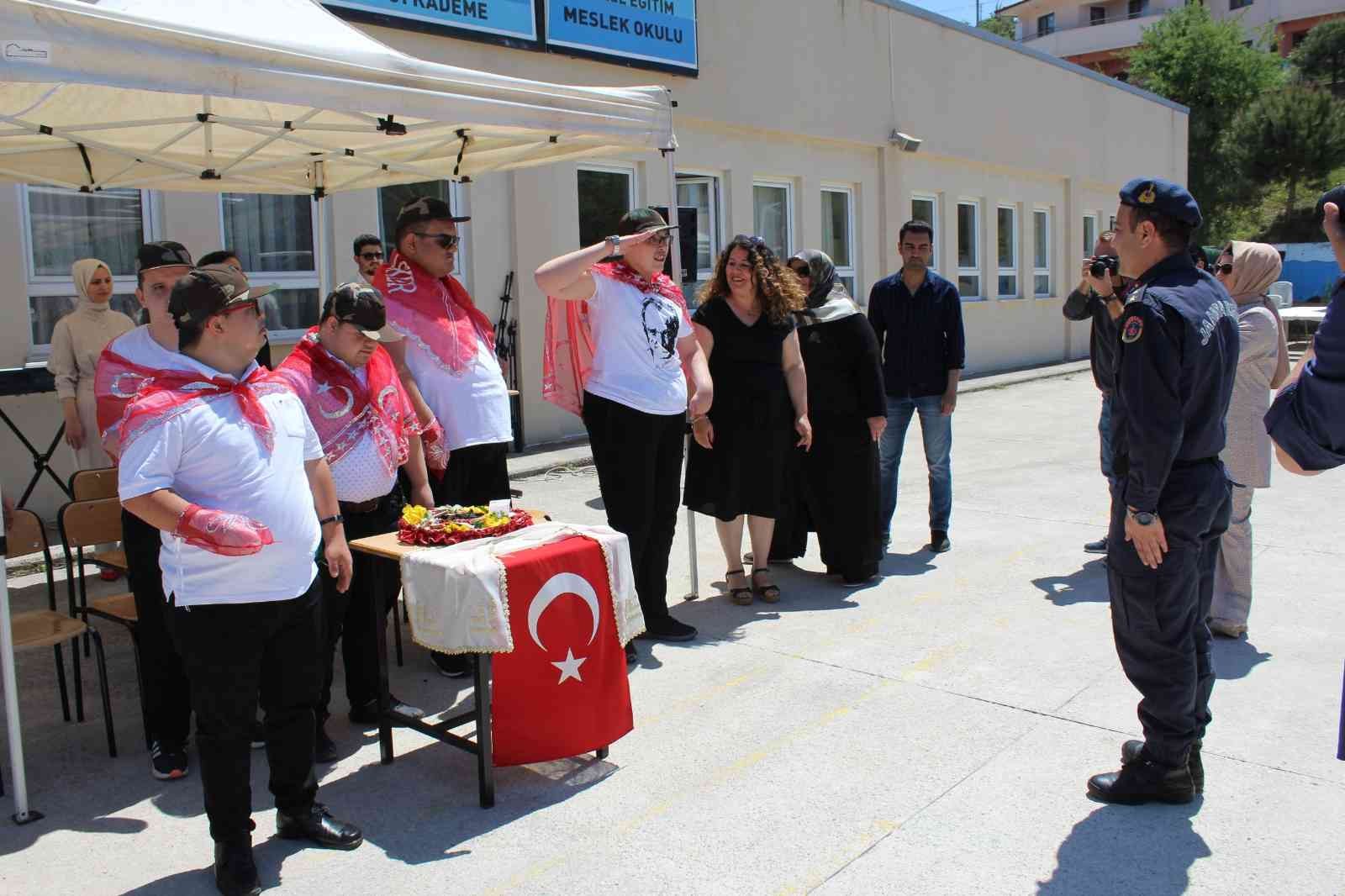 Çanakkale’nin Çan ilçesinde 10-16 Mayıs Engelliler Haftası sebebiyle kutlama programı düzenlendi. 10-16 Mayıs tarihleri arasında kutlanan ...