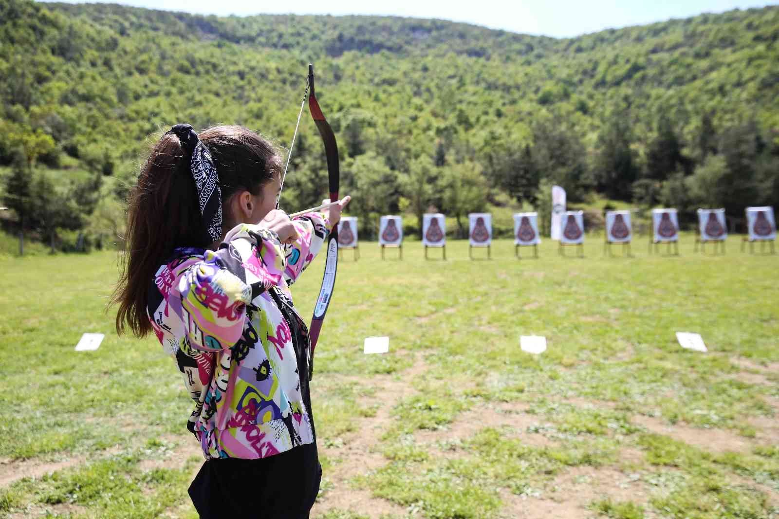 Nilüfer 20. Uluslararası Spor Şenlikleri kapsamında düzenlenen Geleneksel Türk Okçuluğu müsabakalarına katılım, gençlerin son yıllarda okçuluk ...