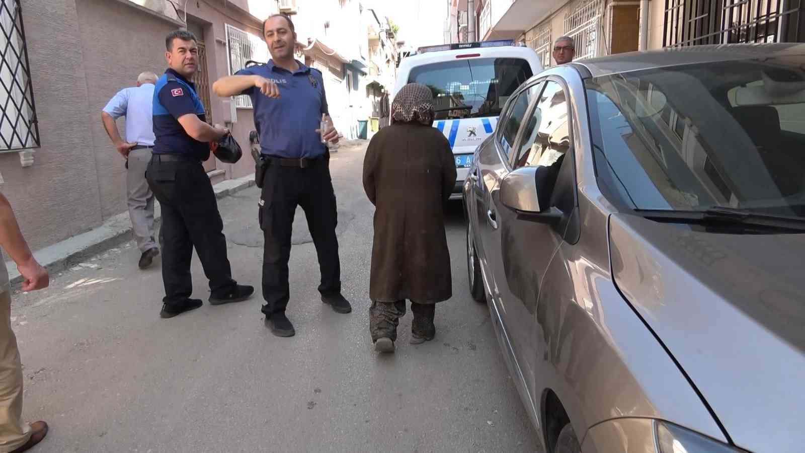 Bursa’da zabıta ekipleri, temizlik için gittikleri çöp evden 112 bin lira nakit ve 6 bin 100 dolar çıkınca şok yaşadı. Bulunan paralar polis ...