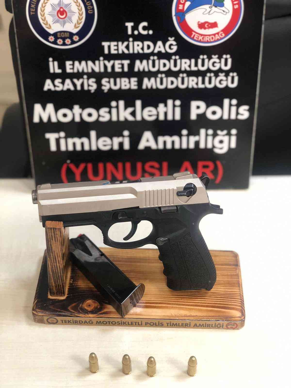 Tekirdağ’ın Çorlu ilçesinde görev yapan ve Yunuslar olarak anılan motosikletli polis timleri suçlulara göz açtırmıyor. Tekirdağ İl Emniyet ...