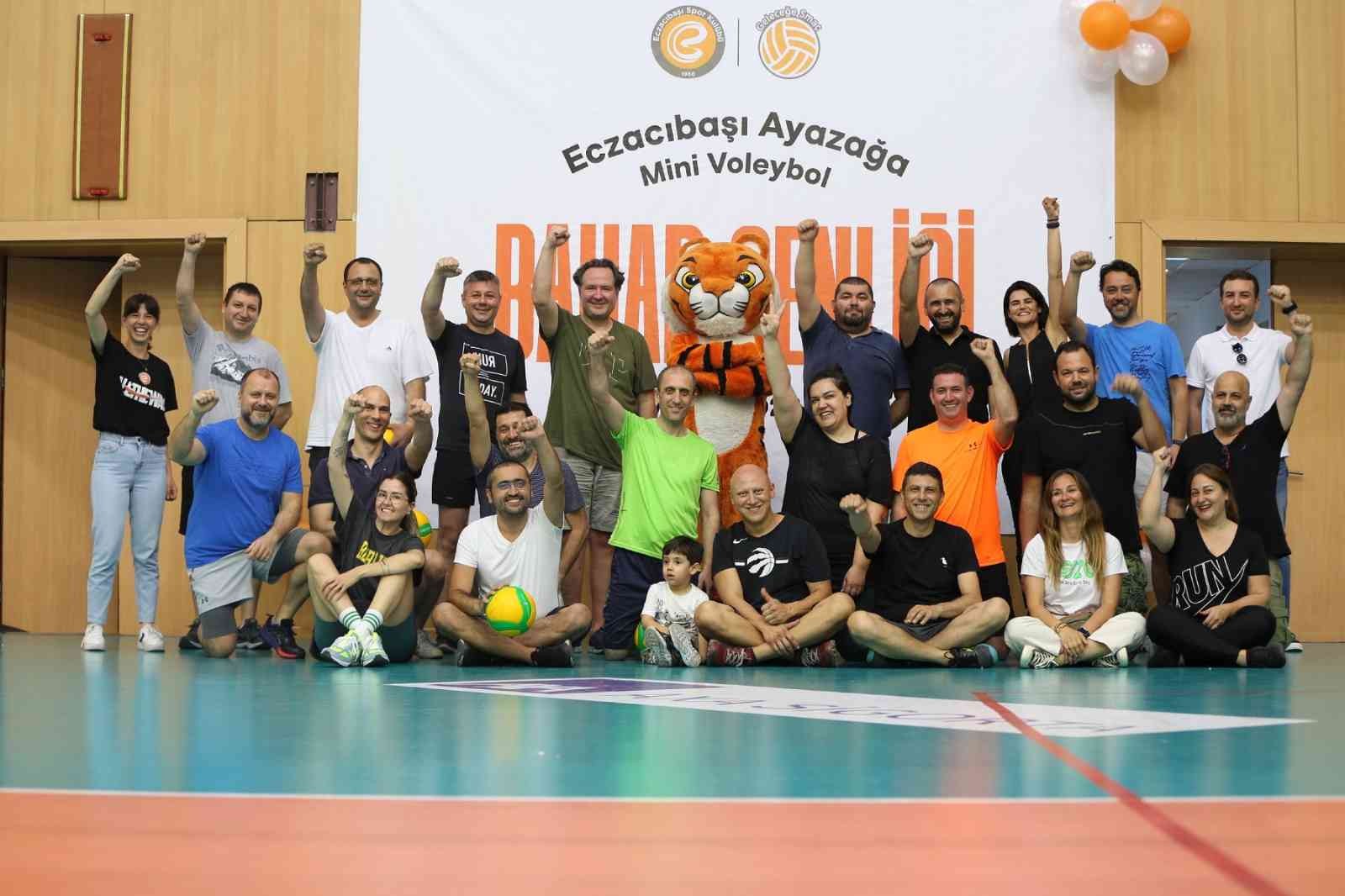 Eczacıbaşı Dynavit Voleybol Takımı’nın sahasında Mini Tigers Voleybol Şenliği düzenlendi. Geleceğin Voleybolcuları A Takım hayallerini ...