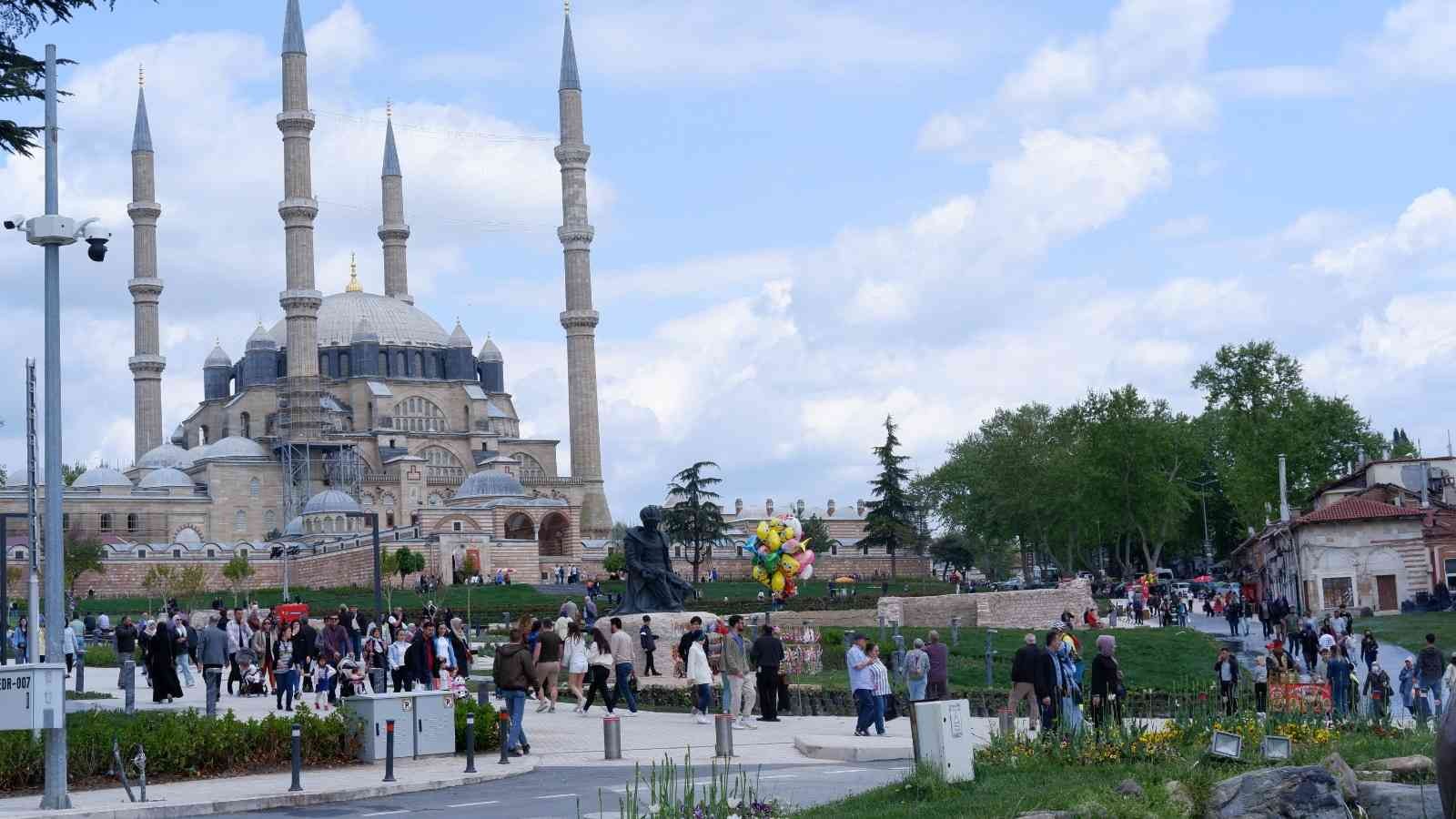 Edirne’de her yıl 5-6 Mayıs tarihlerinde düzenlenen ve bu yıl 100 bin ziyaretçinin katılması beklenen Kakava Hıdırellez Şenlikleri öncesi Edirne ...