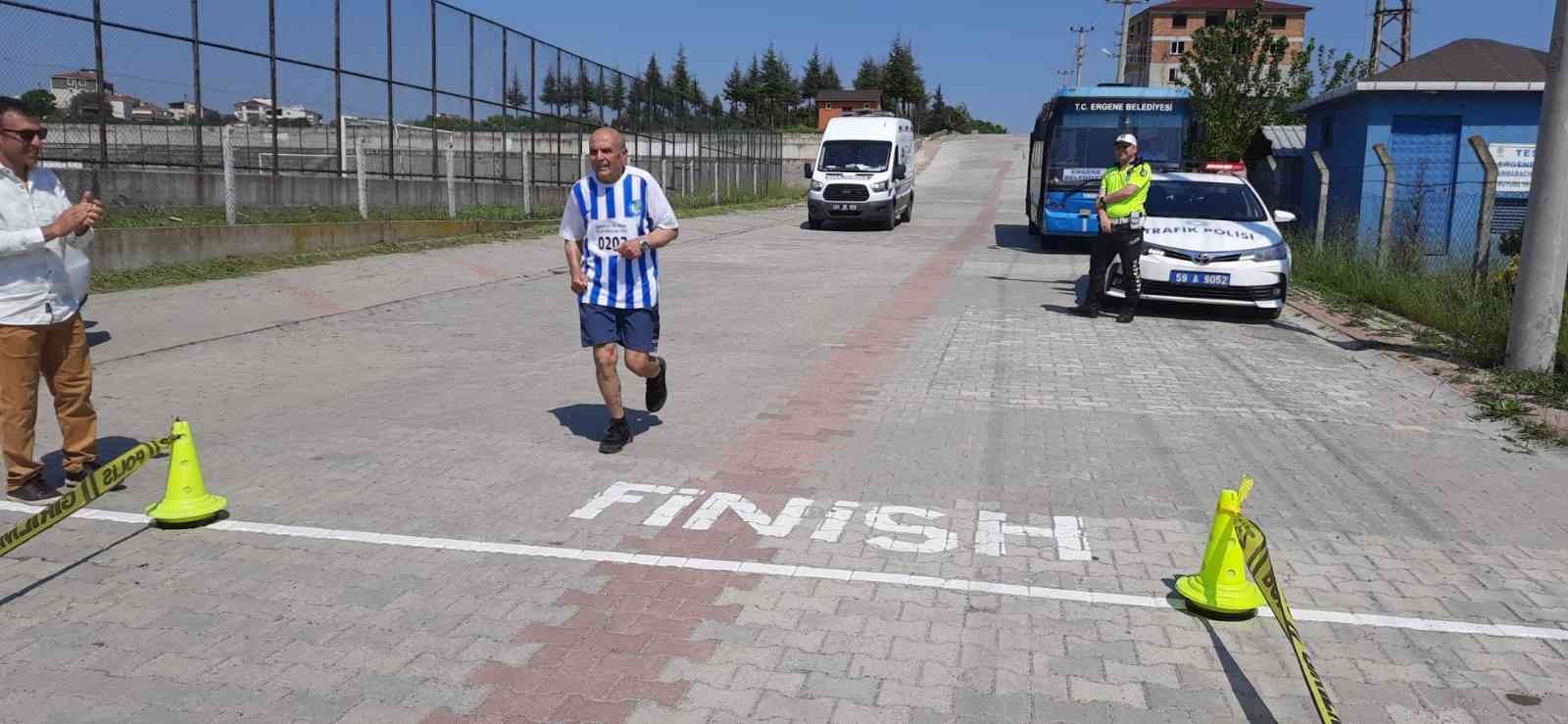 Tekirdağ’ın Ergene ilçesinde 19 Mayıs Atatürk’ü Anma Gençlik ve Spor Bayramı kros yarışması yapıldı. Ergene Kaymakamlığı bünyesinde gençler ve ...