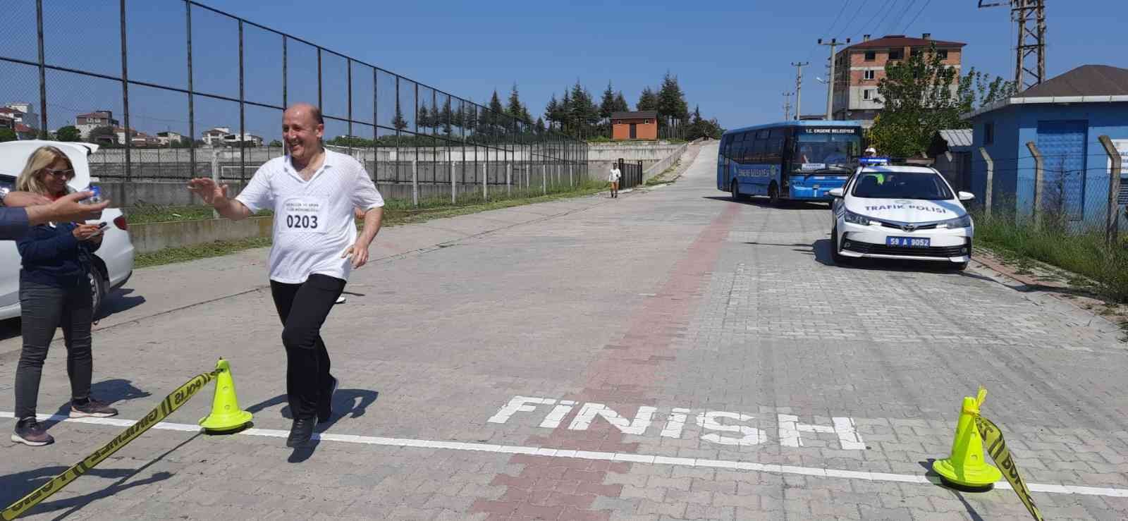 Tekirdağ’ın Ergene ilçesinde 19 Mayıs Atatürk’ü Anma Gençlik ve Spor Bayramı kros yarışması yapıldı. Ergene Kaymakamlığı bünyesinde gençler ve ...