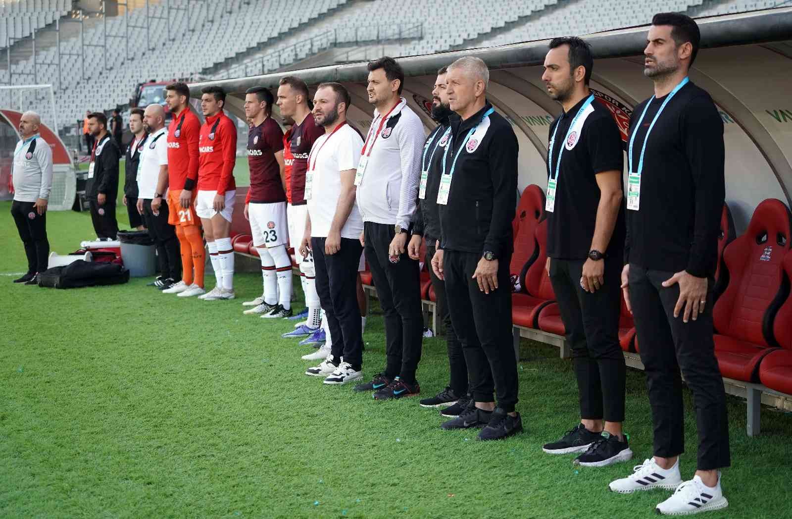 Fatih Karagümrük Teknik Direktörü Volkan Demirel, Başkan Süleyman Hurma’nın isteği üzerine Karagümrük ile yollarını ayırdığını açıkladı. Fatih ...