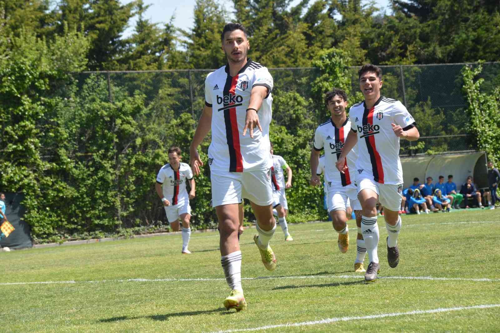 U-19 Gelişim Ligi’nin 33. haftasında Beşiktaş evinde karşılaştığı Fenerbahçe’yi 2-0 mağlup etti. U-19 Gelişim Ligi’nin 33. haftasında Beşiktaş ...