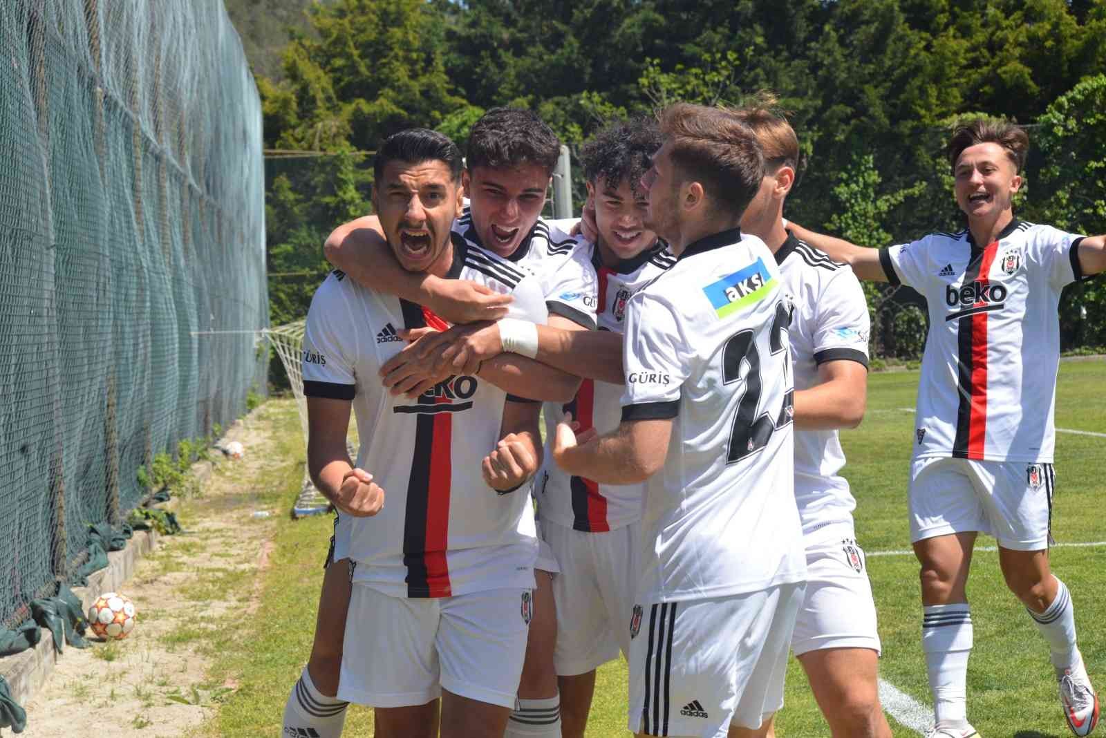 U-19 Gelişim Ligi’nin 33. haftasında Beşiktaş evinde karşılaştığı Fenerbahçe’yi 2-0 mağlup etti. U-19 Gelişim Ligi’nin 33. haftasında Beşiktaş ...