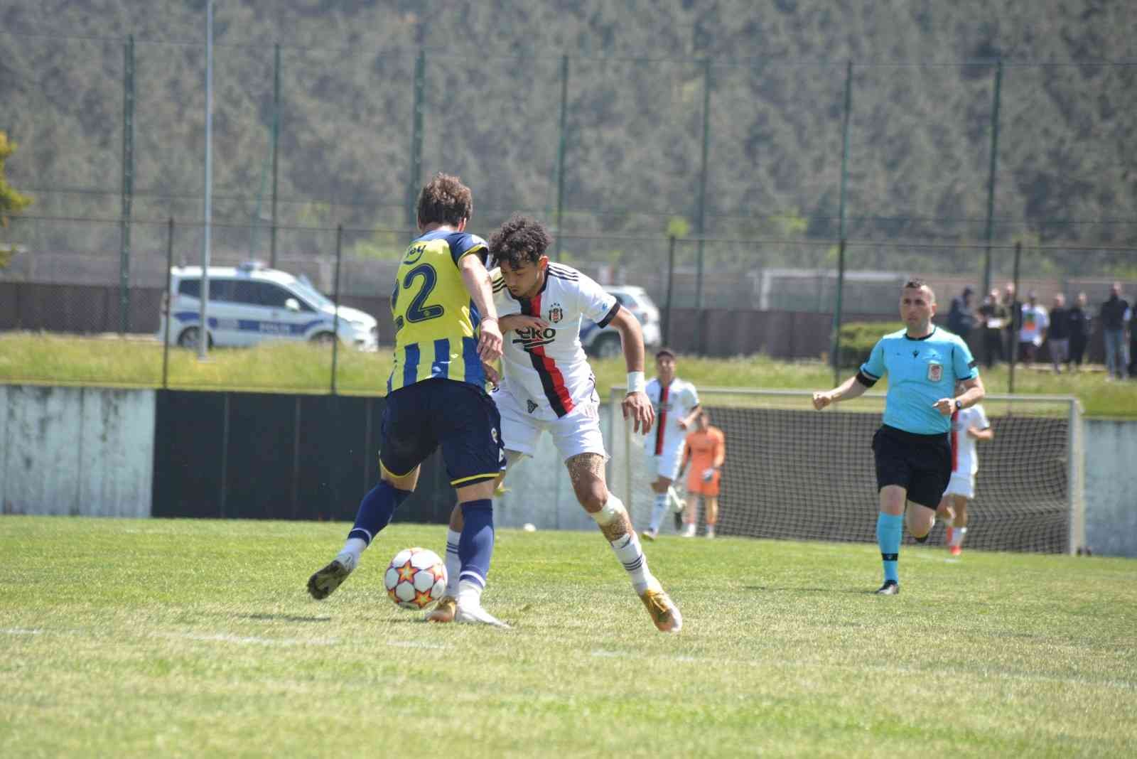 U-19 Gelişim Ligi’nin 33. haftasında Beşiktaş evinde karşılaştığı Fenerbahçe’yi 2-0 mağlup etti. U-19 Gelişim Ligi’nin 33. haftasında Beşiktaş ...