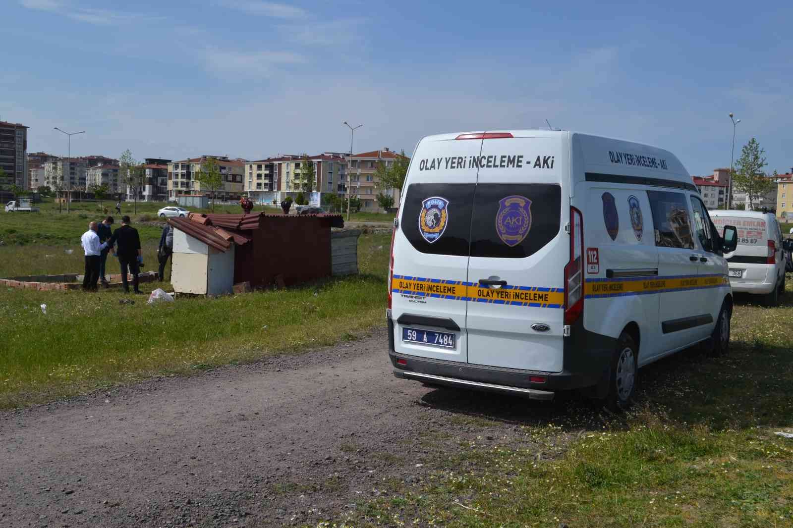 Tekirdağ’da güvercin kafesini kıran hırsızlar, 40 güvercini çalarak kayıplara karıştı. Olayın ardından konuşan güvercin sahipleri, “Gelip bizden ...