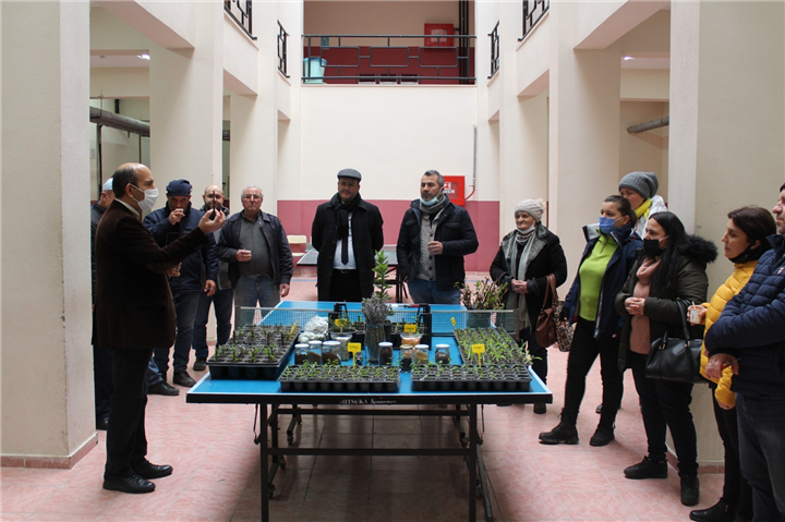 Trakya Üniversitesi Havsa Meslek Yüksekokulunun hayata geçirdiği Tıbbi ve Aromatik Bitkiler Bahçesi, çeşitlenmeye ve genişlemeye devam ediyor ...