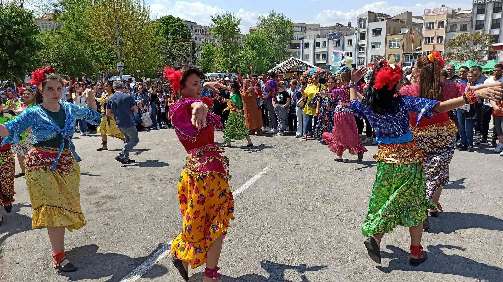 Hızır ve İlyas peygamberlerin yeryüzünde buluştuğu günü simgeleyen, halk dilinde Hıdrellez olarak adlandırılan ve doğanın canlanmasının ...