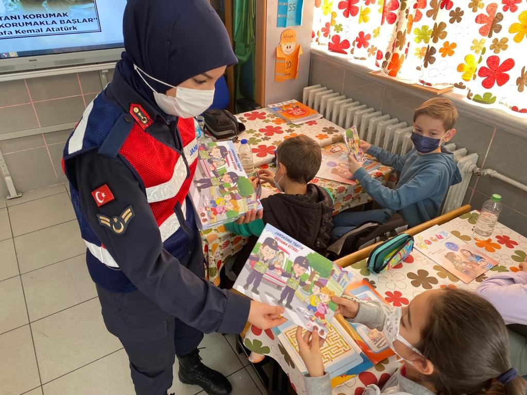 Kırklareli’nde En İyi Narkotik Polisi Anne Projesi ile uyuşturucu madde yakalamada yüzde 47 artış, kullanımında ise yüzde 74 düşüş yaşandı ...