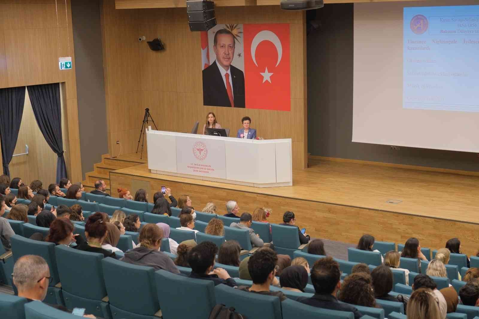 12-18 Mayıs Hemşireler Haftası dolayısıyla gerçekleştirilen etkinlikte konuşan İstanbul İl Sağlık Müdürü Prof. Dr. Kemal Memişoğlu, “Hepimiz bir ...