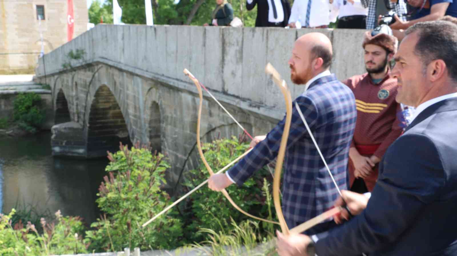 İstanbul’un fethinin yıl dönümünde her yıl geleneksel olarak gerçekleştirilen 10. Fetih Kupası’nın tanıtımı Edirne’de yapıldı. Okçular Vakfı ...