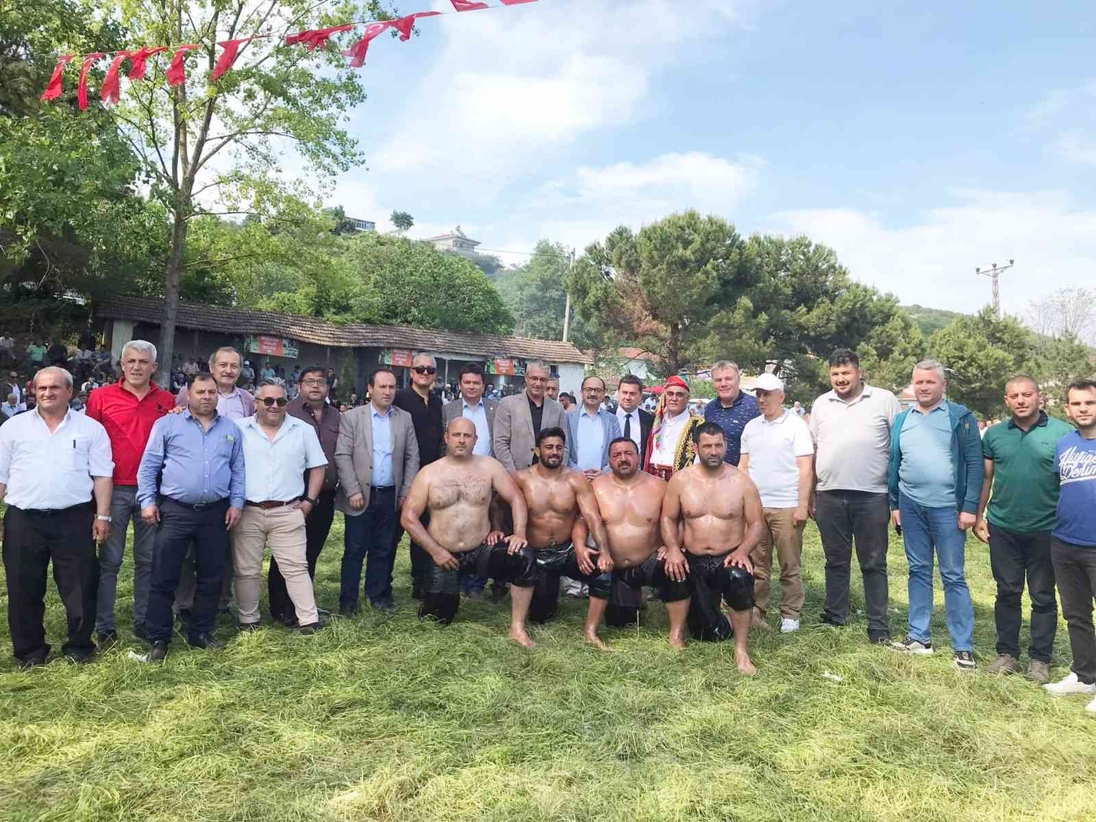 Bursa’nın Mustafakemalpaşa ilçesinde bu yıl 346’ncısı düzenlenen "Tarihi Kabulbaba Yağlı Pehlivan Güreşleri" nefesleri kesen mücadelelere sahne ...