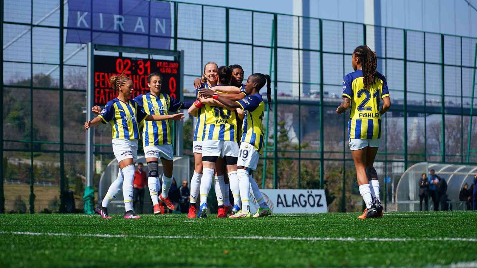 Turkcell Kadın Futbol Süper Ligi’nde normal sezonun tamamlanmasının ardından çift maç üzerinden play-off ve play-out maçları oynanacak. Turkcell ...