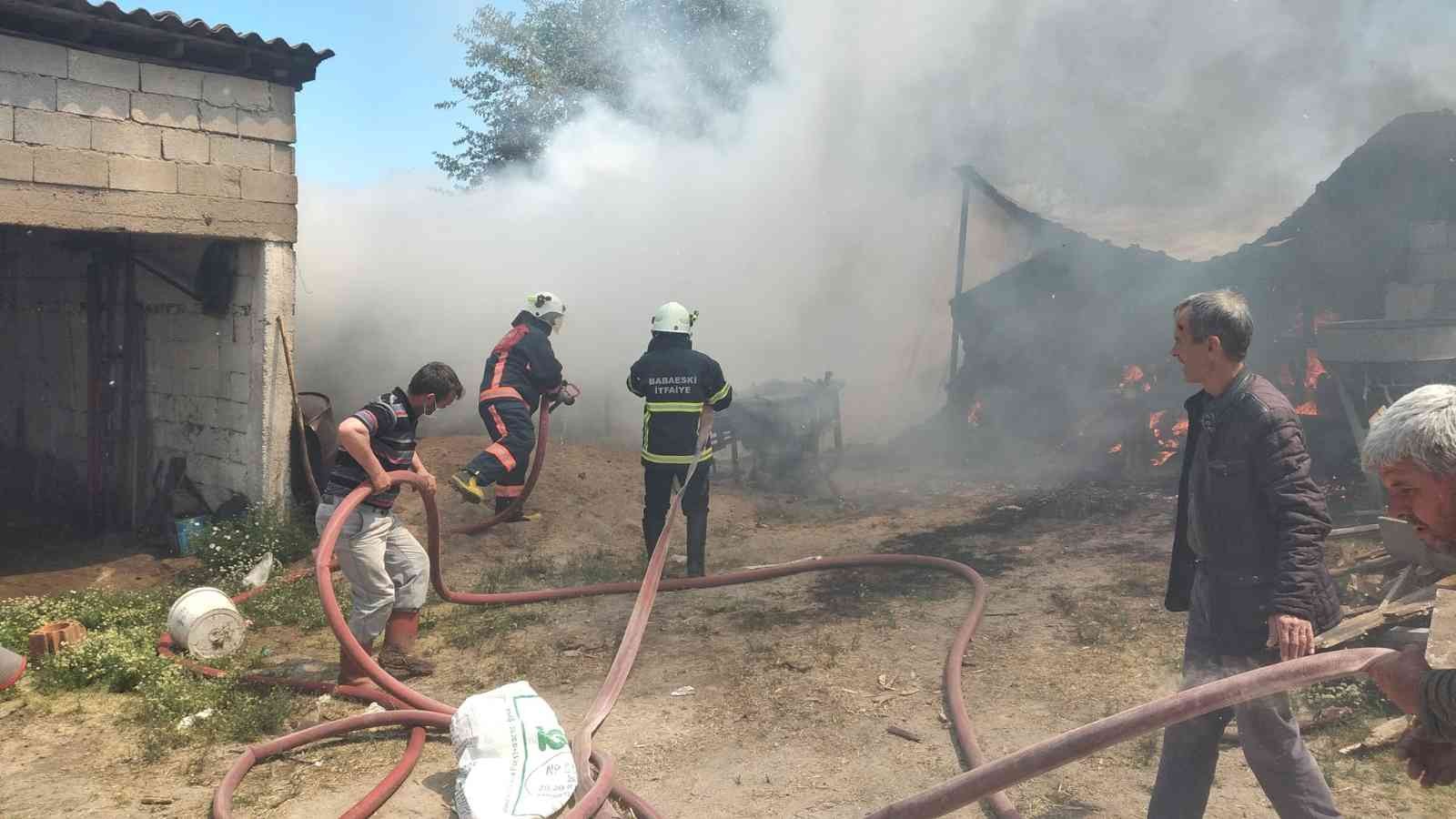 Kırklareli’nde köy evinde çıkan yangın evin ambarını küle çevirdi. Evin deposunda bulunan tarım ürünleri de kullanılmaz hale geldi. Kırklareli ...