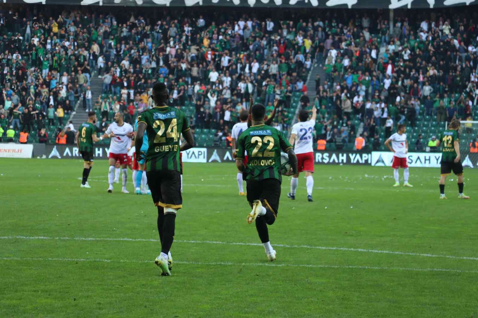 Kocaelispor ile Altınordu arasında oynanan müsabakada, Kolovos’un golü yankı uyandırdı. Gol, sosyal medya sitelerinde çok konuşulanlar arasında ...