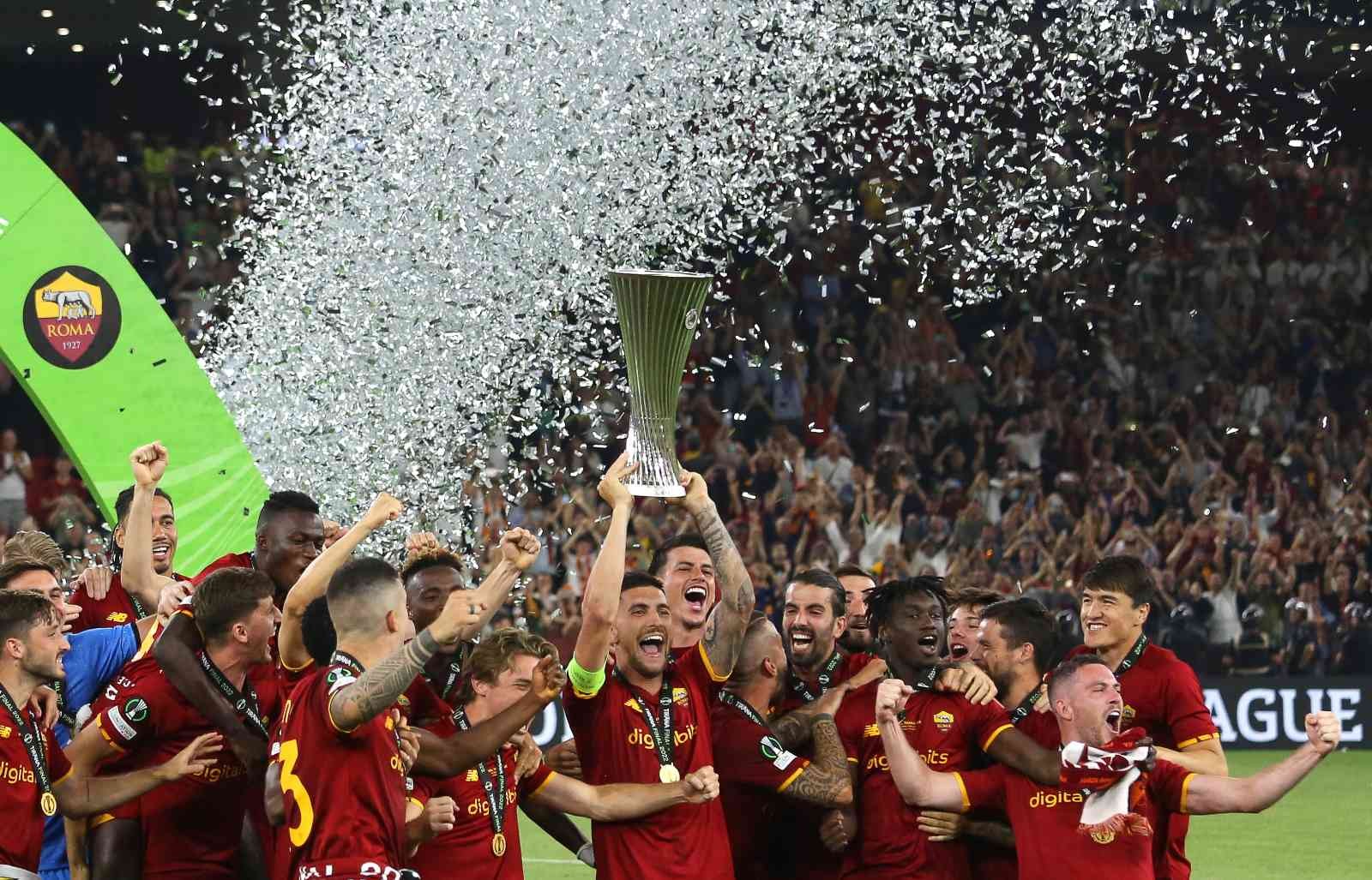 UEFA’nın bu sezon ilk kez düzenlediği Avrupa Konferans Ligi’nde şampiyon İtalyan ekibi Roma oldu. UEFA Avrupa Konferans Ligi Finali’nde Roma ile ...