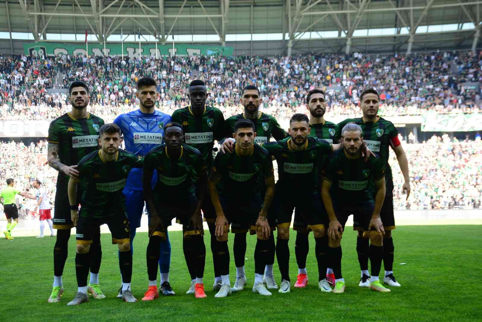 TFF 2. Lig’e düşen Kocaelispor’da yabancı oyuncuların akıbeti merak konusu oldu. Spor Toto 1. Lig’de aldığı başarısız neticelerin ardından küme ...