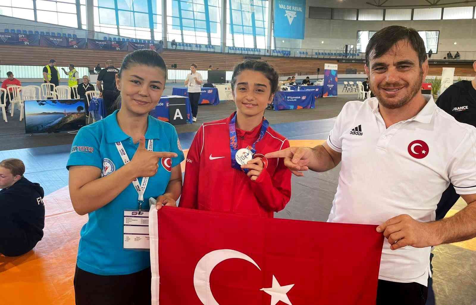 Okullar Arası Dünya Güreş Şampiyonasında (ISF Gymnasiade Normandy 2022), Türkiye’yi temsil eden Çiftlikköy Atatürk Anadolu Lisesi Öğrencisi ...