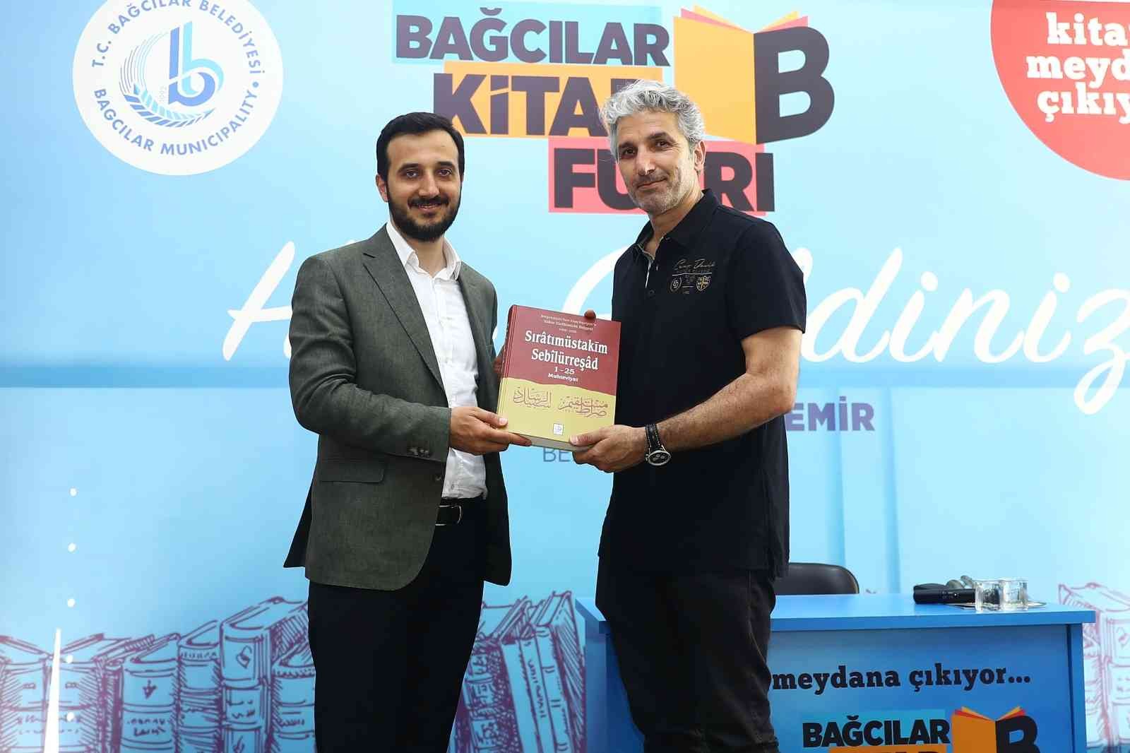 Gazeteci yazar Nedim Şener, katıldığı Bağcılar Kitap Fuarı’nda FETÖ’yle mücadele üzerine yaptığı söyleşide katılımcılara hitap etti. 15 Temmuz ...