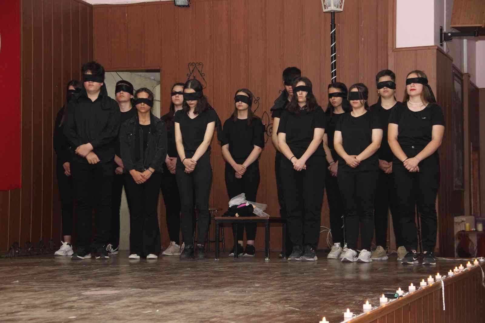 Tekirdağ’ın Malkara ilçesinde Malkara Anadolu Lisesi öğrencileri tarafından organize edilen “Kadına Şiddete Karşı Mücadelede Bir Farkındalık da ...