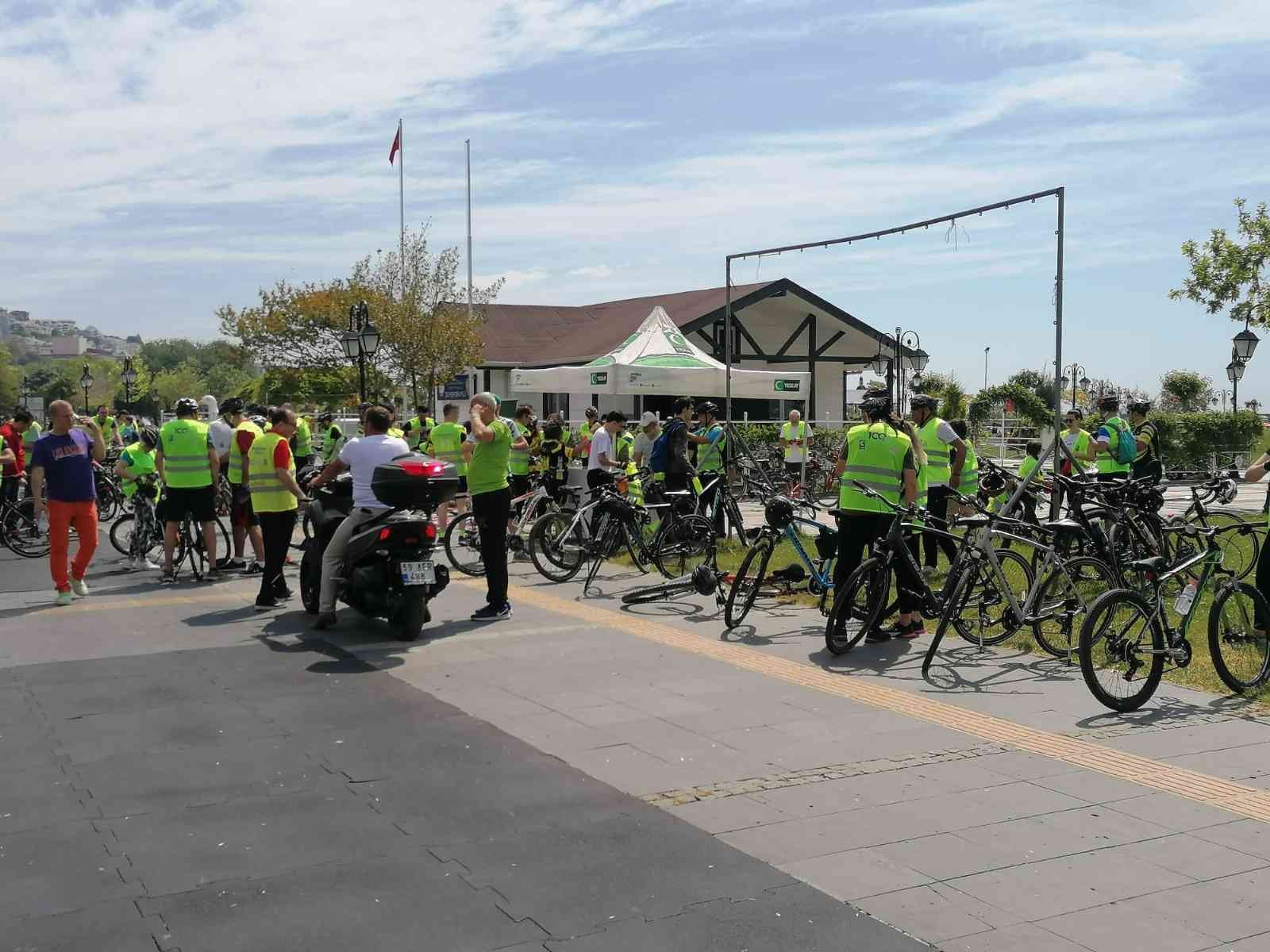 Tekirdağ’da bağımlılıkla mücadele konusunda farkındalık oluşturmak için Yeşilay Bisiklet Turu düzenlendi. Onlarca bisikletçinin renkli anları ...