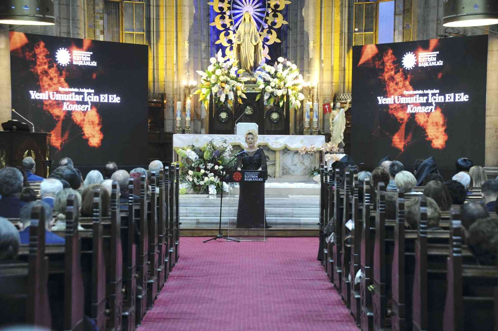 Pandemi döneminde hayatını kaybedenler ‘Pandeminin Ardından Yeni Umutlar İçin El Ele’ isimli soprano konserinde anıldı. Cumhurbaşkanlığı ...