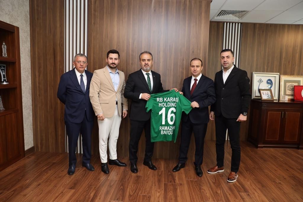 Bursaspor kulübü tarafından başlatılan “Armana Sarıl” kampanyasına RB Karesi Tekstil Firması ve Firma Yönetim Kurulu Başkanı Ramazan Bayduz’dan ...