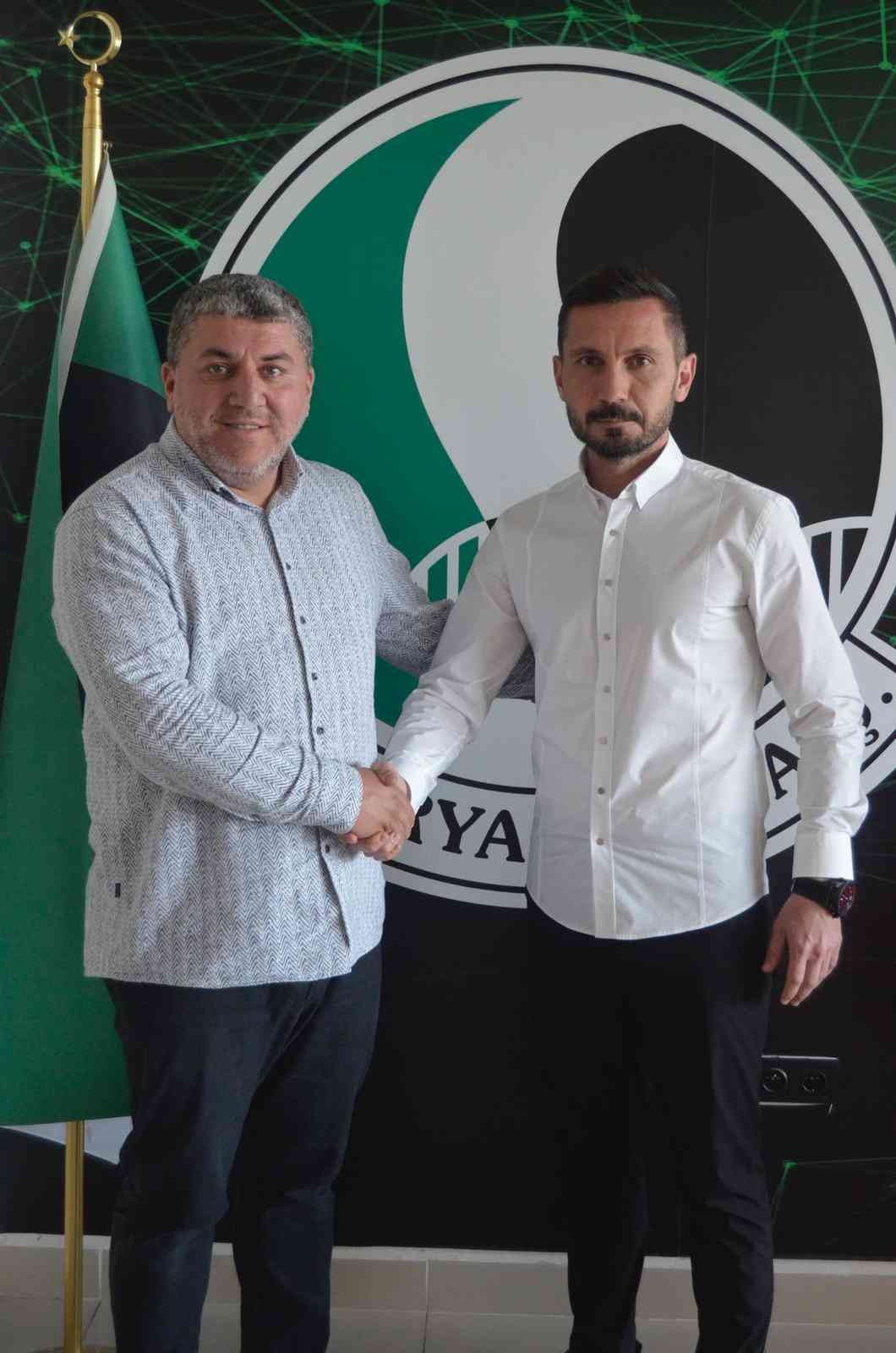 Tuncay Şanlı ile yolları ayırdıktan sonra teknik direktör arayışına giren Sakaryaspor, İlker Püren ile anlaşmaya varıldığını duyurdu. TFF 1. Lig ...