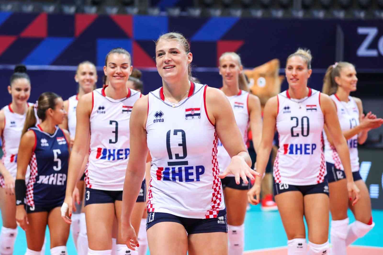 Eczacıbaşı Dynavit Voleybol Takımı, yeni sezonda Hırvat pasör çaprazı Samanta Fabris’i kadrosuna dahil etti. Eczacıbaşı Dynavit, yeni sezon ...