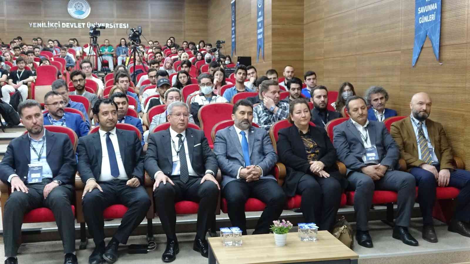 Bursa Teknik Üniversitesi (BTÜ) Uzay, Havacılık ve Savunma Sanayi Topluluğunca düzenlenen ‘BTÜ Havacılık ve Savunma Günleri’ başladı. Türk ...