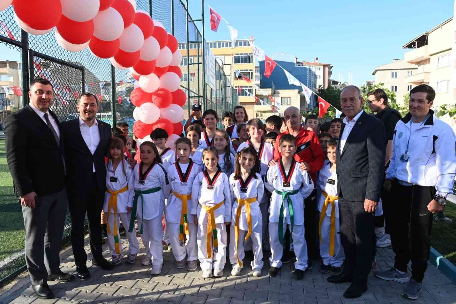 Tekirdağ’da ihbar üzerine gittiği kavgaya müdahale ederken uğradığı silahlı saldırı sonucu şehit olan Çarşı ve Mahalle Bekçisi Gökşen Koşal’ın ...