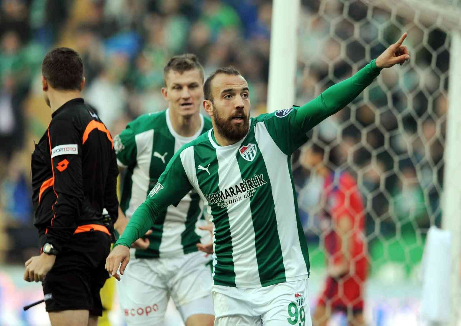 Bursaspor’un 2009-2010 sezonu Süper Lig şampiyonluğunda büyük pay sahibi olan eski futbolcu Sercan Yıldırım, “Bursaspor’u bu hale getirenler ...