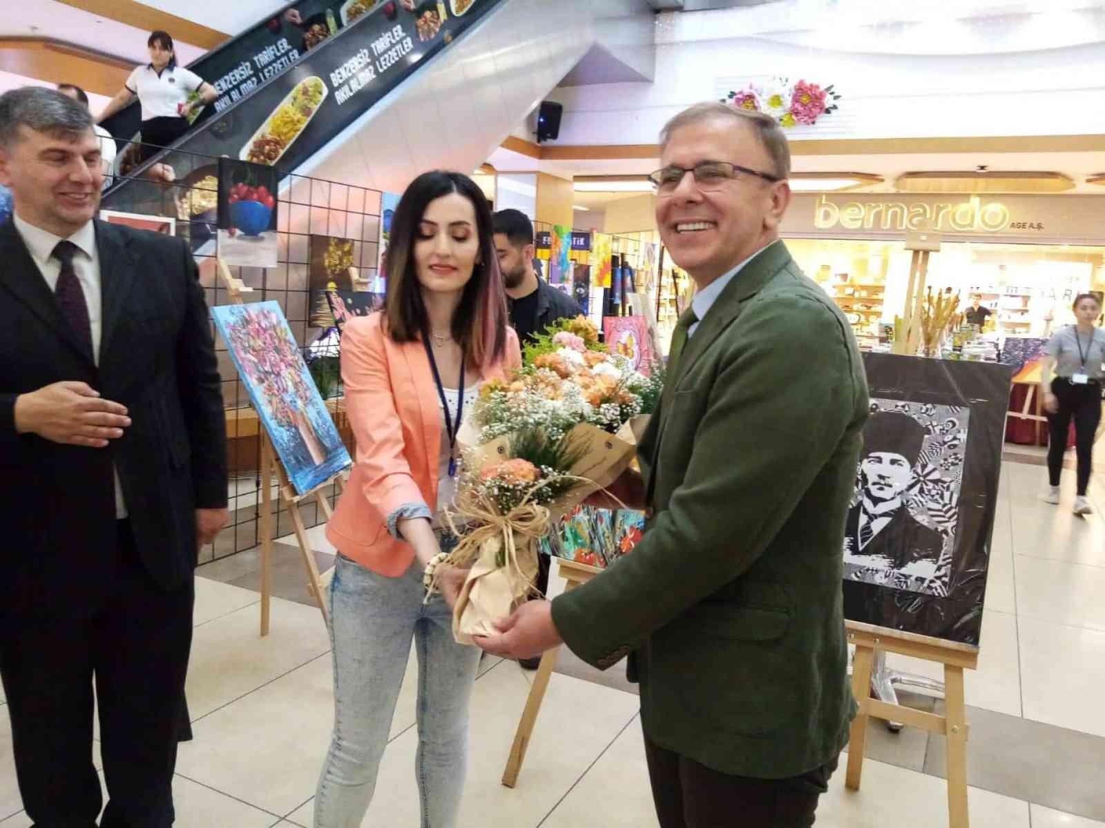 Tekirdağ’ın Çorlu ilçesinde eğitim-öğretim veren kurumlar arasında yer alan lise öğrencilerinin eserlerinden oluşan Renklerin Dansı Resim Sergisi ...