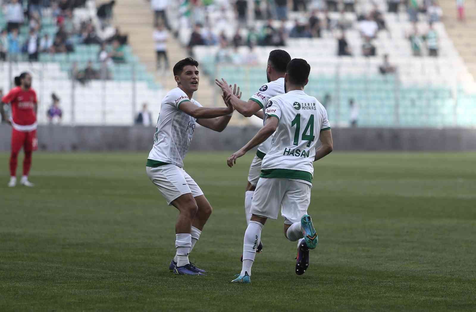 Spor Toto 1. Lig’in 36. haftasında alınan sonuçların ardından play-off ve küme düşme hattında heyecan arttı. Spor Toto 1. Lig’de 36. hafta geride ...