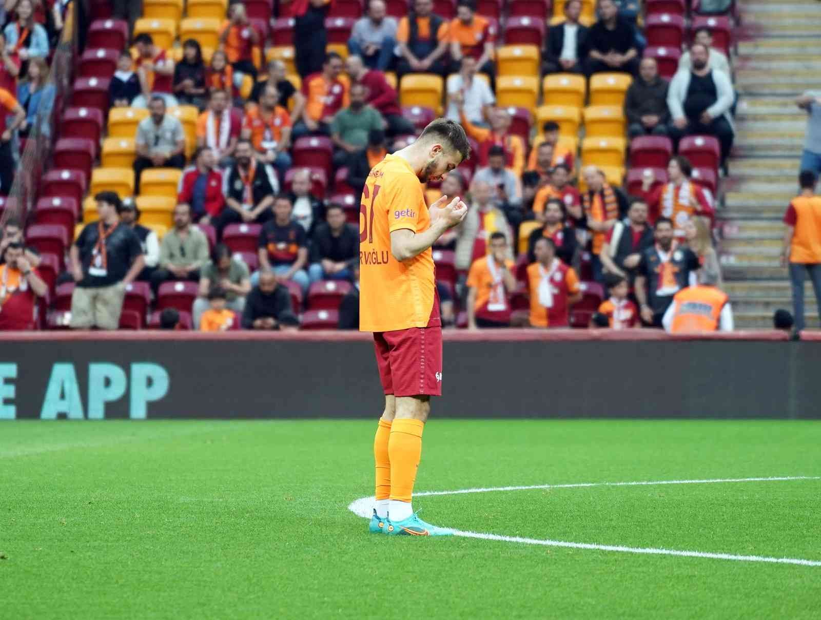 Spor Toto Süper Lig’in 37. haftasında Galatasaray, sahasında Adana Demirspor ile karşılaşıyor. Müsabakanın ilk 25 dakikası Adana Demirspor’un 1-0 ...