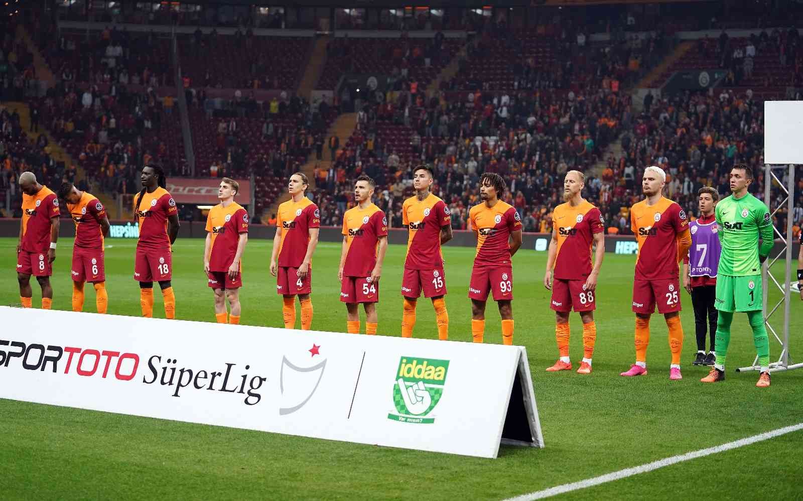 Spor Toto Süper Lig’in 35. haftasında Galatasaray, Sivasspor’u konuk ediyor. Mücadelenin 15 dakikası sarı-kırmızılı ekibin 1-0 üstünlüğü ile ...