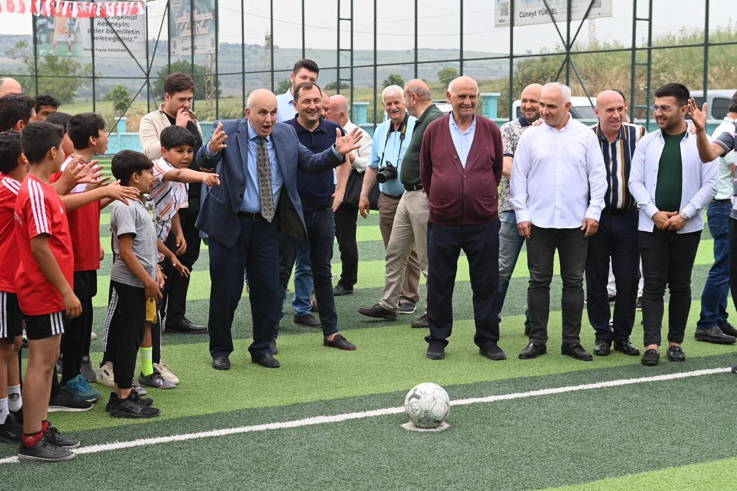 Süleymanpaşa Belediyesi tarafından hizmete kazandırılan Karadeniz Mahallesi Kadir Çebi Spor Tesisleri’nin açılışı gerçekleştirildi. Süleymanpaşa ...