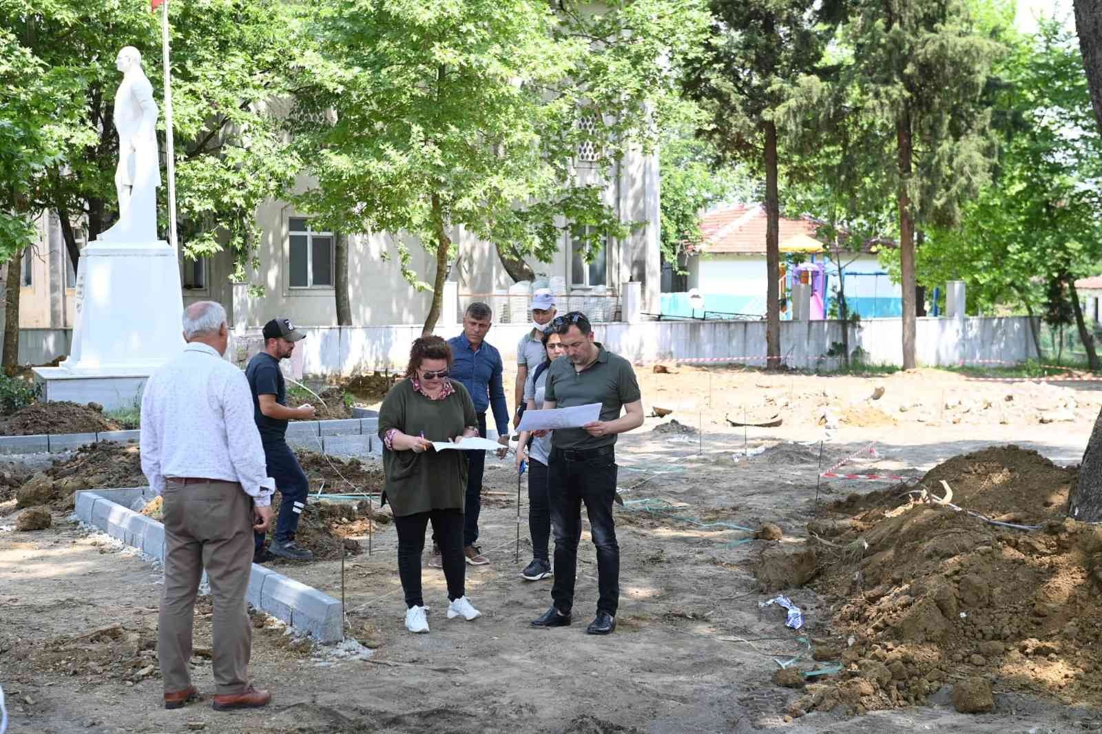 Tekirdağ Süleymanpaşa Belediye Başkanı Cüneyt Yüksel, saha çalışmalarına nezaret etmeyi ara vermeden sürdürüyor. Dumansız Sanayi Bölgesi’ndeki ...