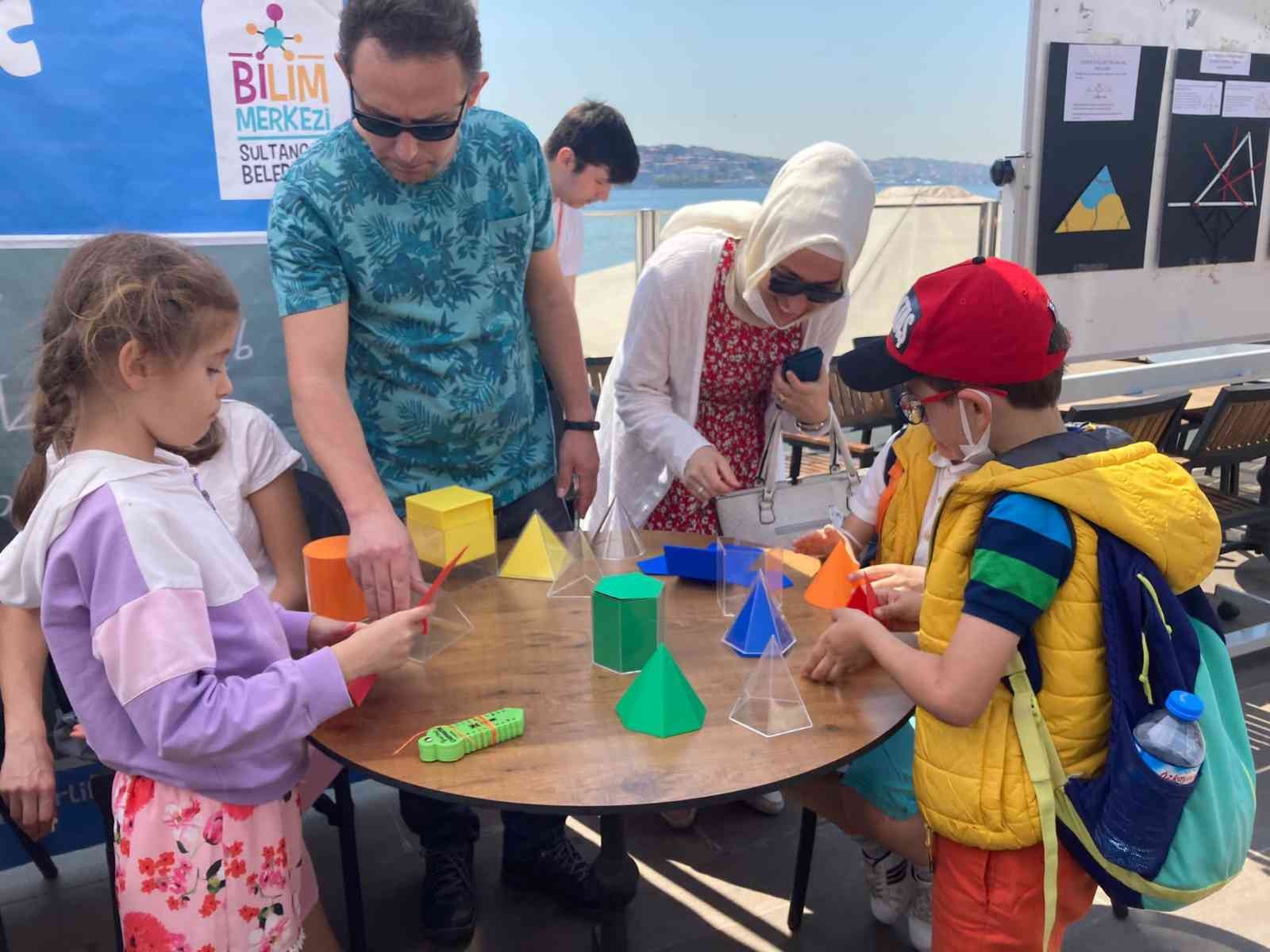 Matematiği korkutucu olmaktan çıkarıp herkese sevdirmeyi amaçlayan “Tutam Tutam Matematik Festivali”, 14-15 Mayıs’ta, Galatasaray Üniversitesi ...