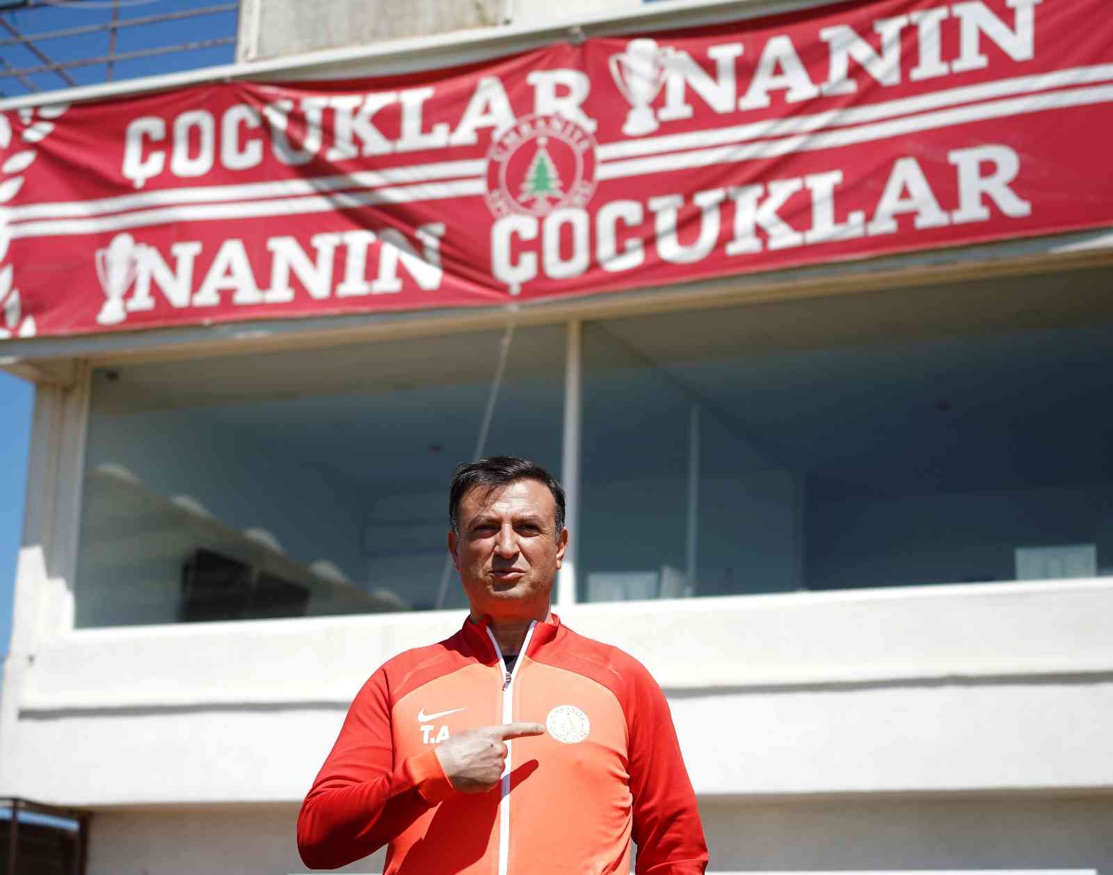 Spor Toto Süper Lig’de, İstanbul takımlarının sayısının fazla olduğuna yönelik yapılan eleştirilere cevap veren Ümraniyespor Başkanı Tarık Aksar ...