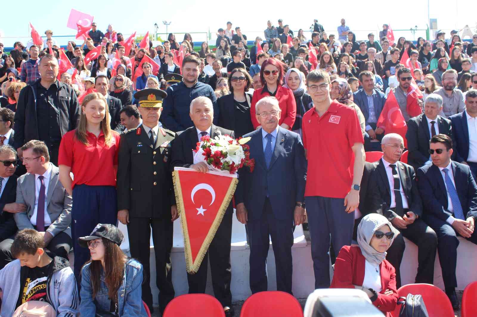 19 Mayıs Atatürk’ü Anma, Gençlik ve Spor Bayramı Tekirdağ’da coşkuyla kutlandı. 19 Mayıs Atatürk’ü Anma, Gençlik ve Spor Bayramı kutlamaları ...