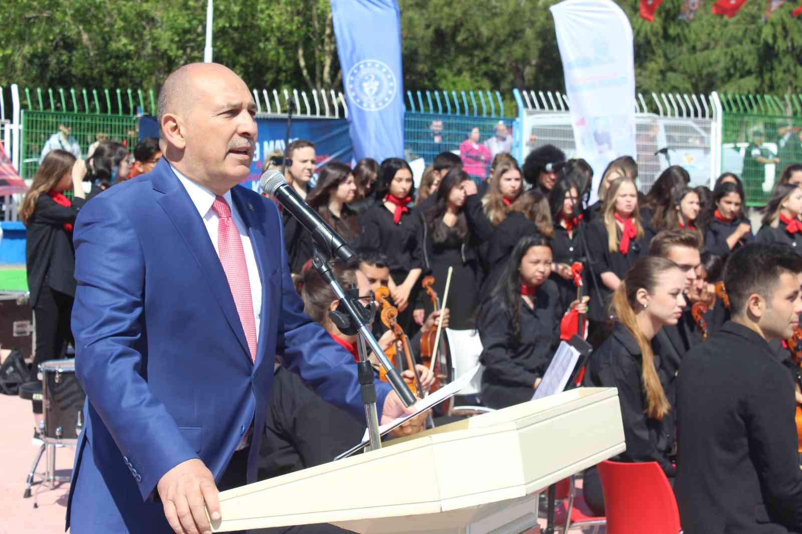 19 Mayıs Atatürk’ü Anma, Gençlik ve Spor Bayramı Tekirdağ’da coşkuyla kutlandı. 19 Mayıs Atatürk’ü Anma, Gençlik ve Spor Bayramı kutlamaları ...