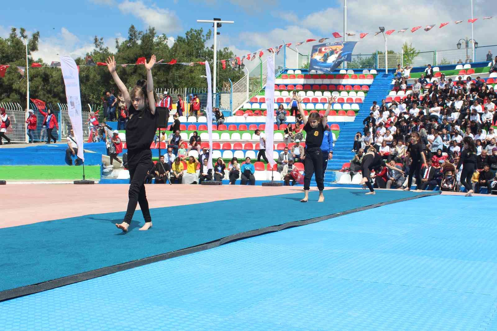 19 Mayıs Atatürk’ü Anma, Gençlik ve Spor Bayramı Tekirdağ’da coşkuyla kutlandı. 19 Mayıs Atatürk’ü Anma, Gençlik ve Spor Bayramı kutlamaları ...